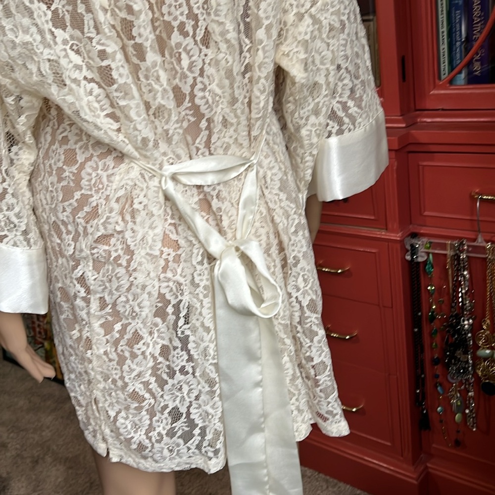 Victoria’s Secret Lace Robe with Sash,Like New, Size Large - Picture 7 of 9